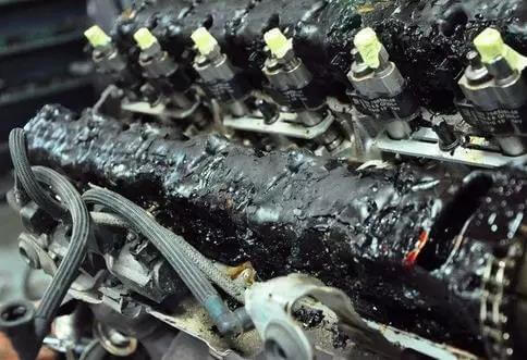 难以清洗的机器油污