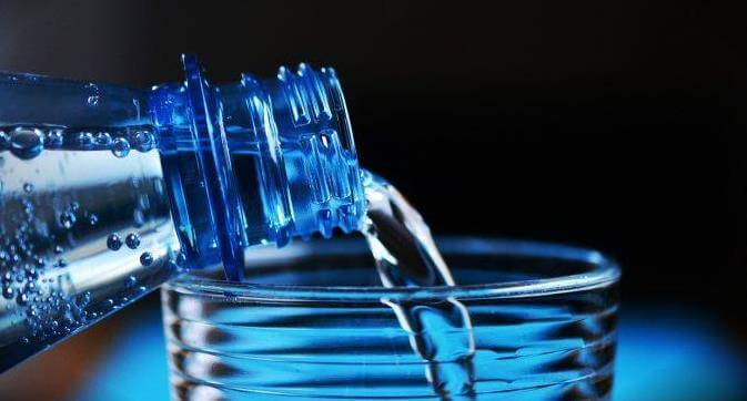 蒸馏水