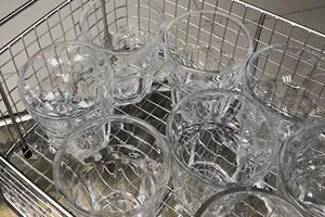超声波清洗机快速清洗玻璃器皿与玻璃杯